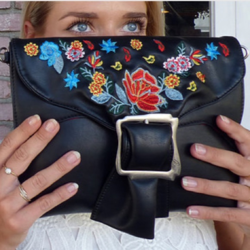 Bags 2 for $15! Lola embroidered clutch NWT - Picture 1 of 8